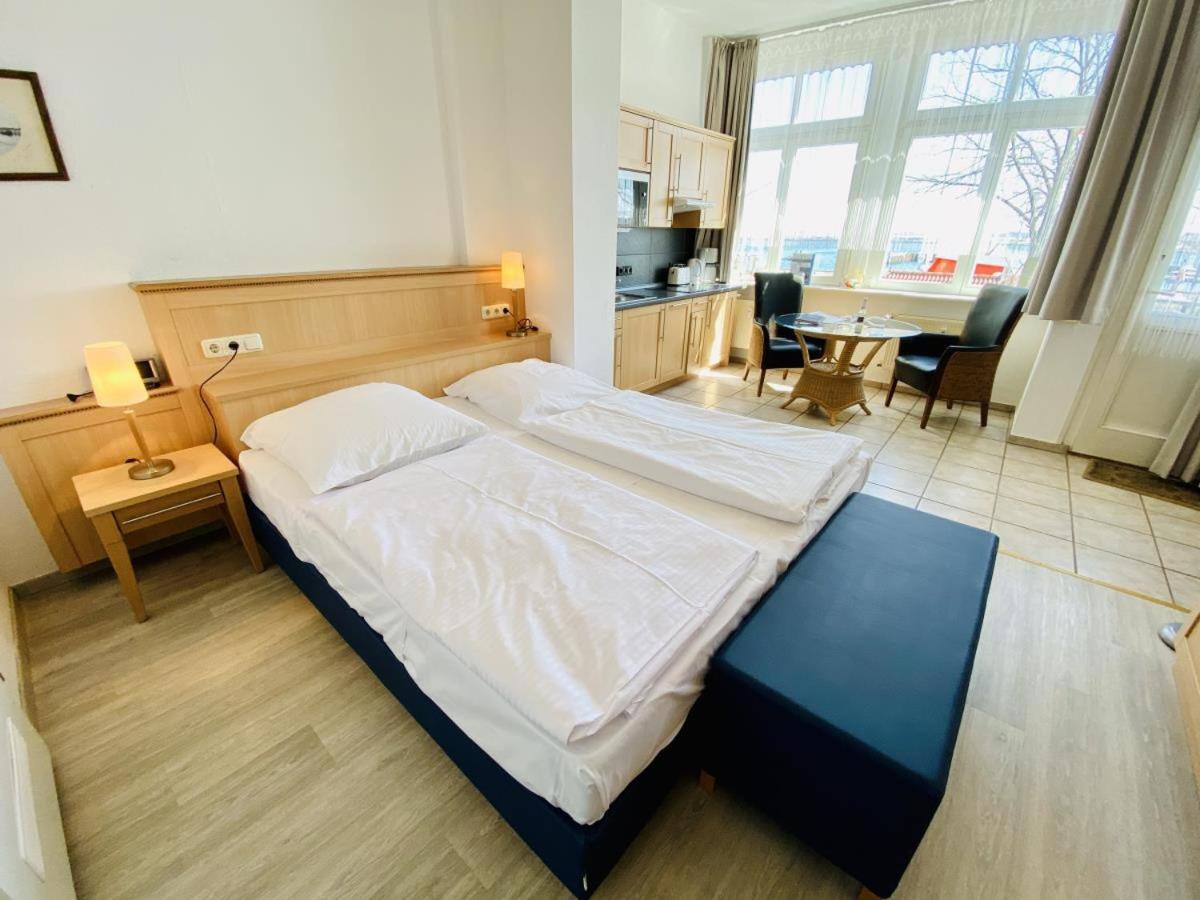 Stromschnelle, direkt am Alten Strom Rostock Exterior foto